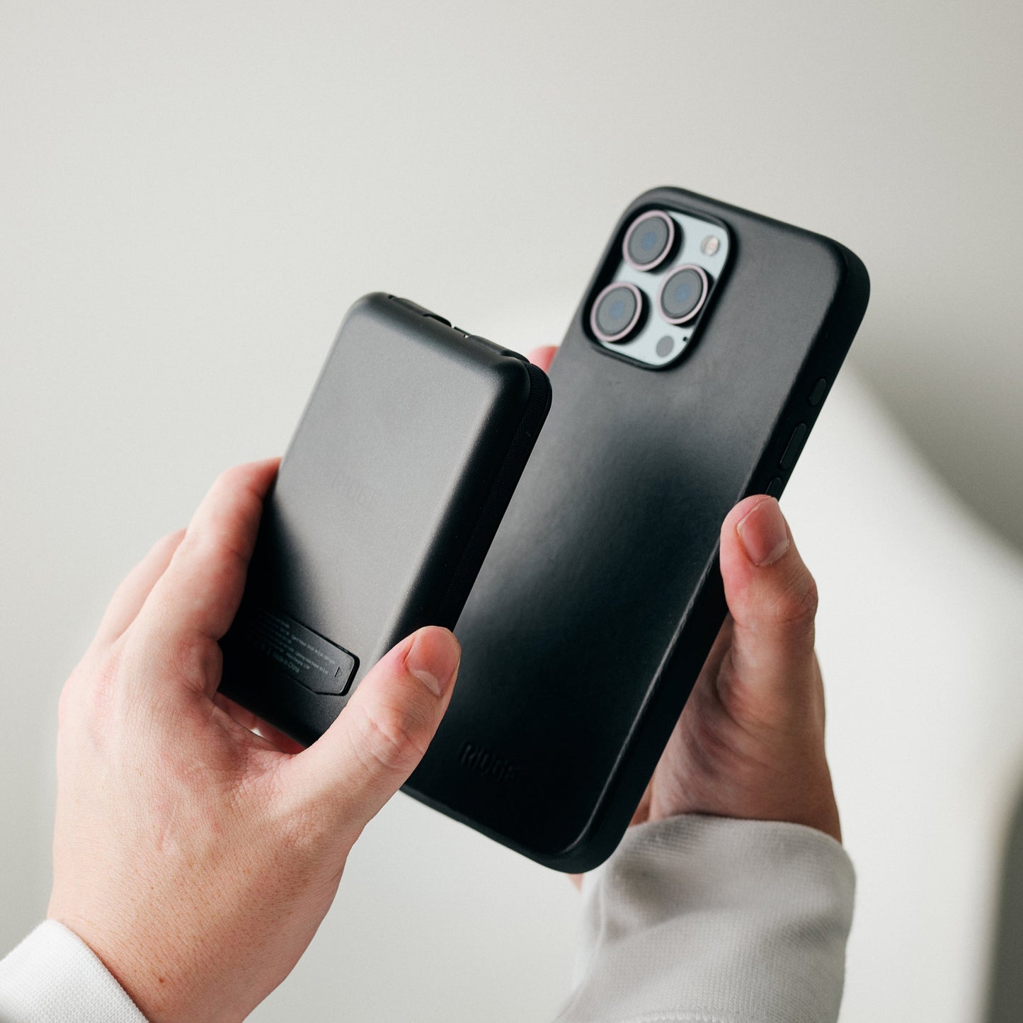 Everyday Charging Kit - iPhone 16 - Carbon